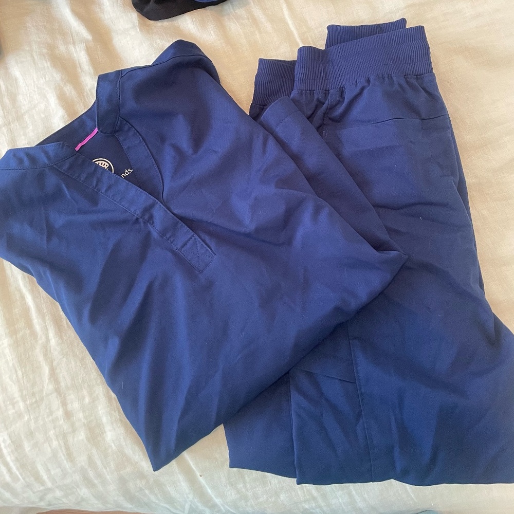 Healing Hands Scrubs Set
